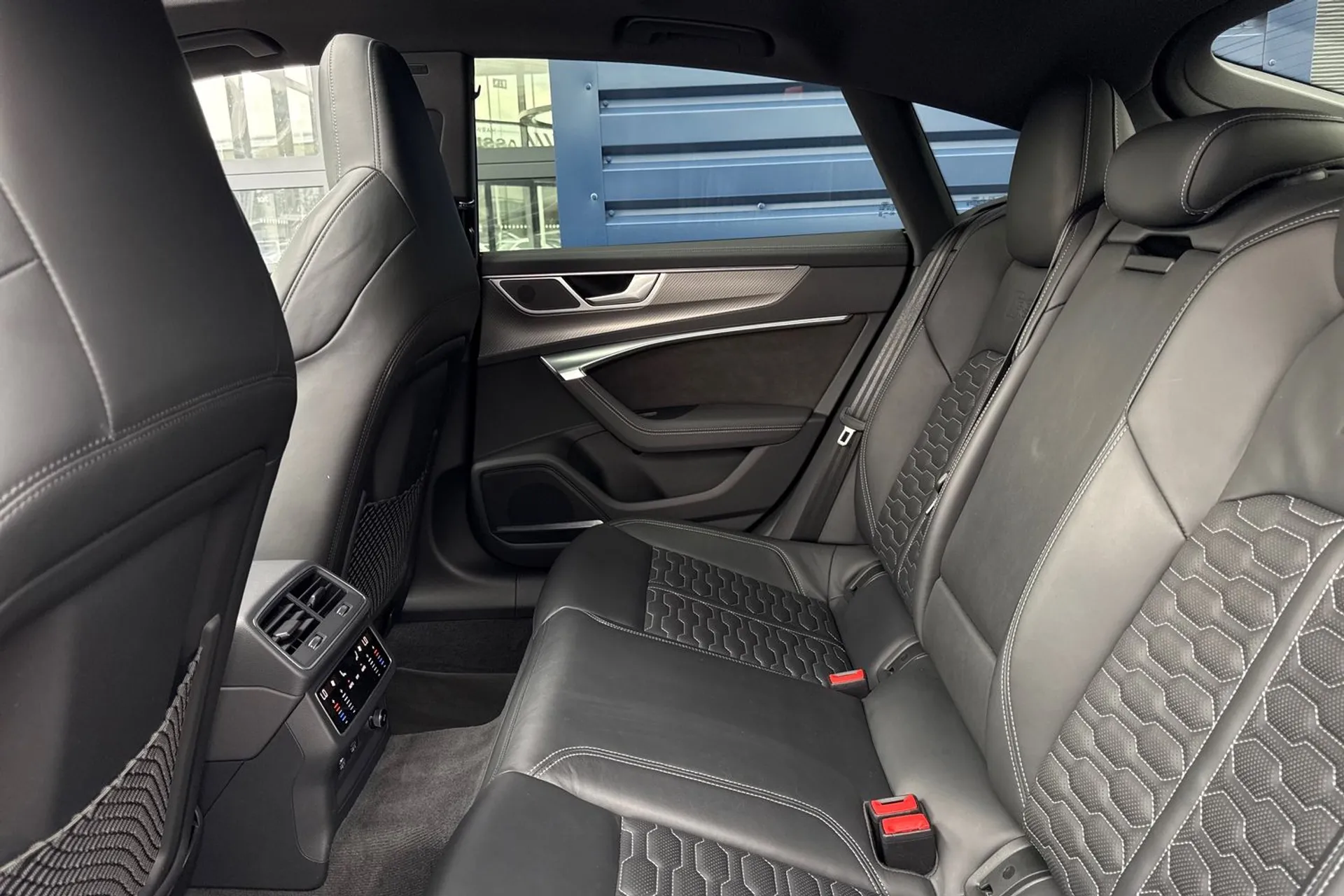 Audi RS 7 thumbnail image number 31