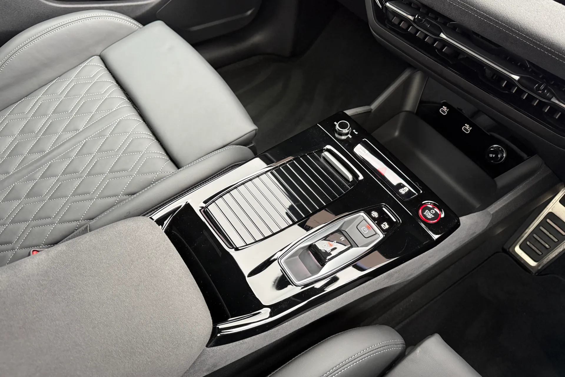 Audi Q6 thumbnail image number 48