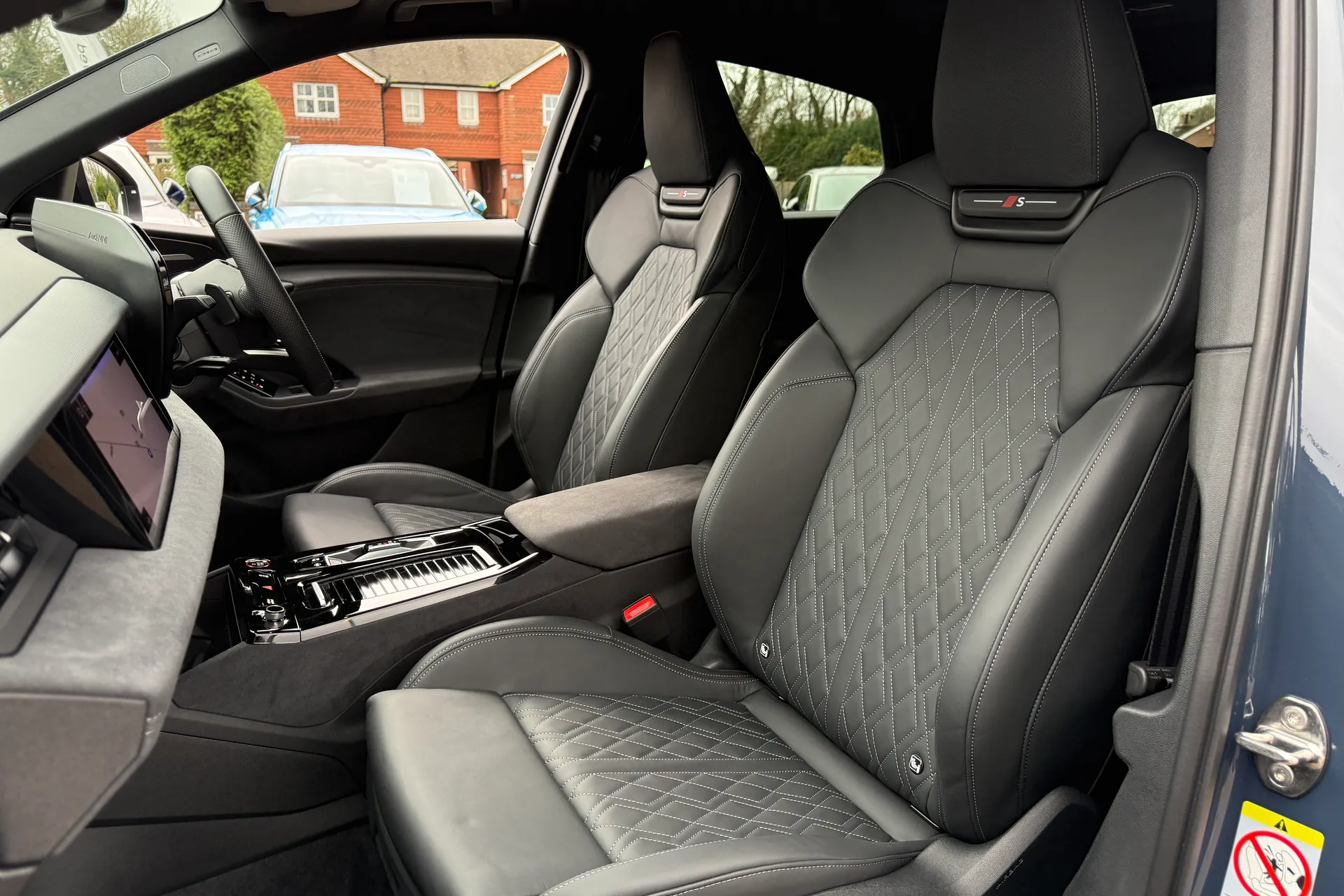 Audi Q6 thumbnail image number 34