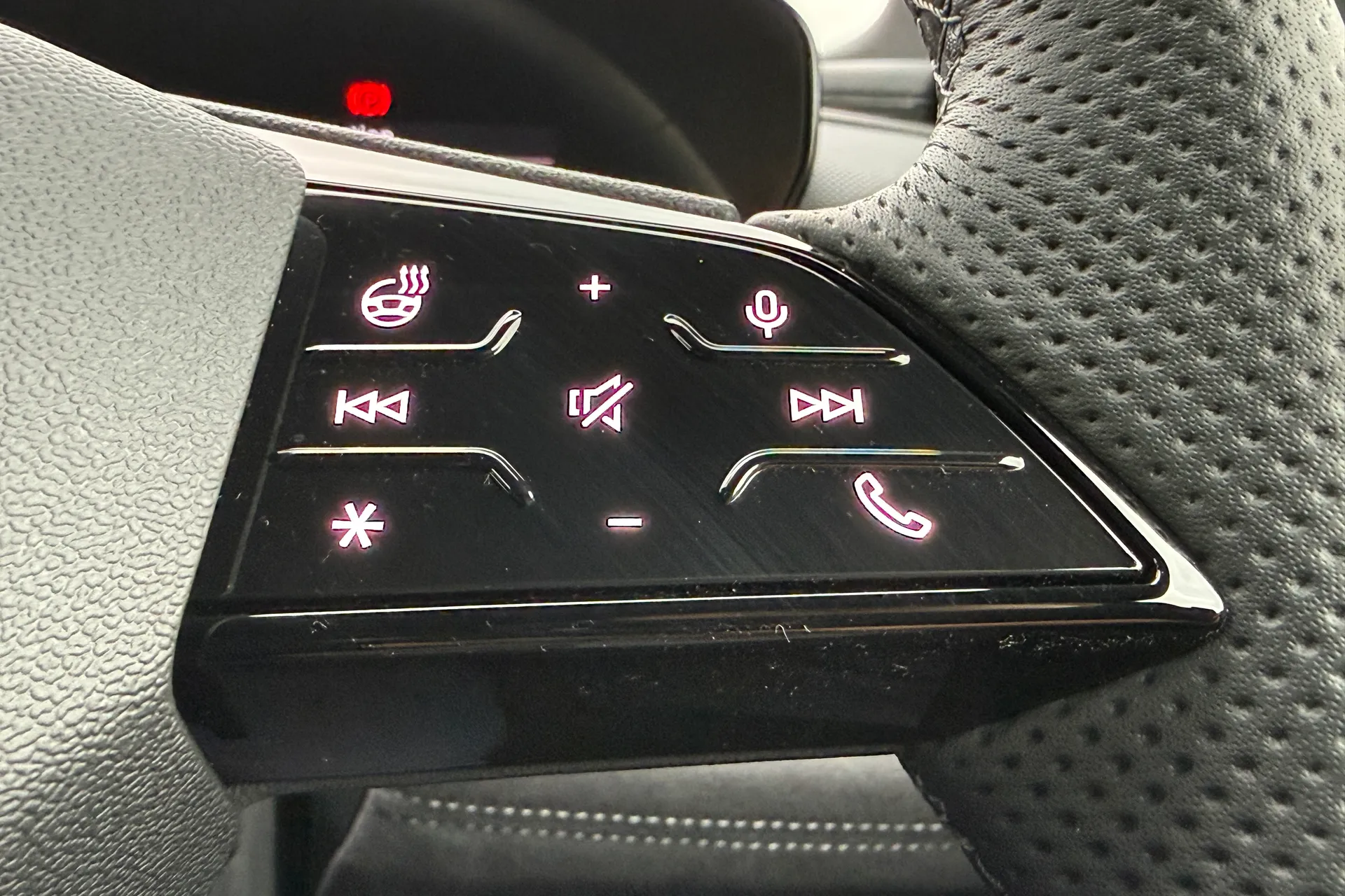 Audi Q6 thumbnail image number 26