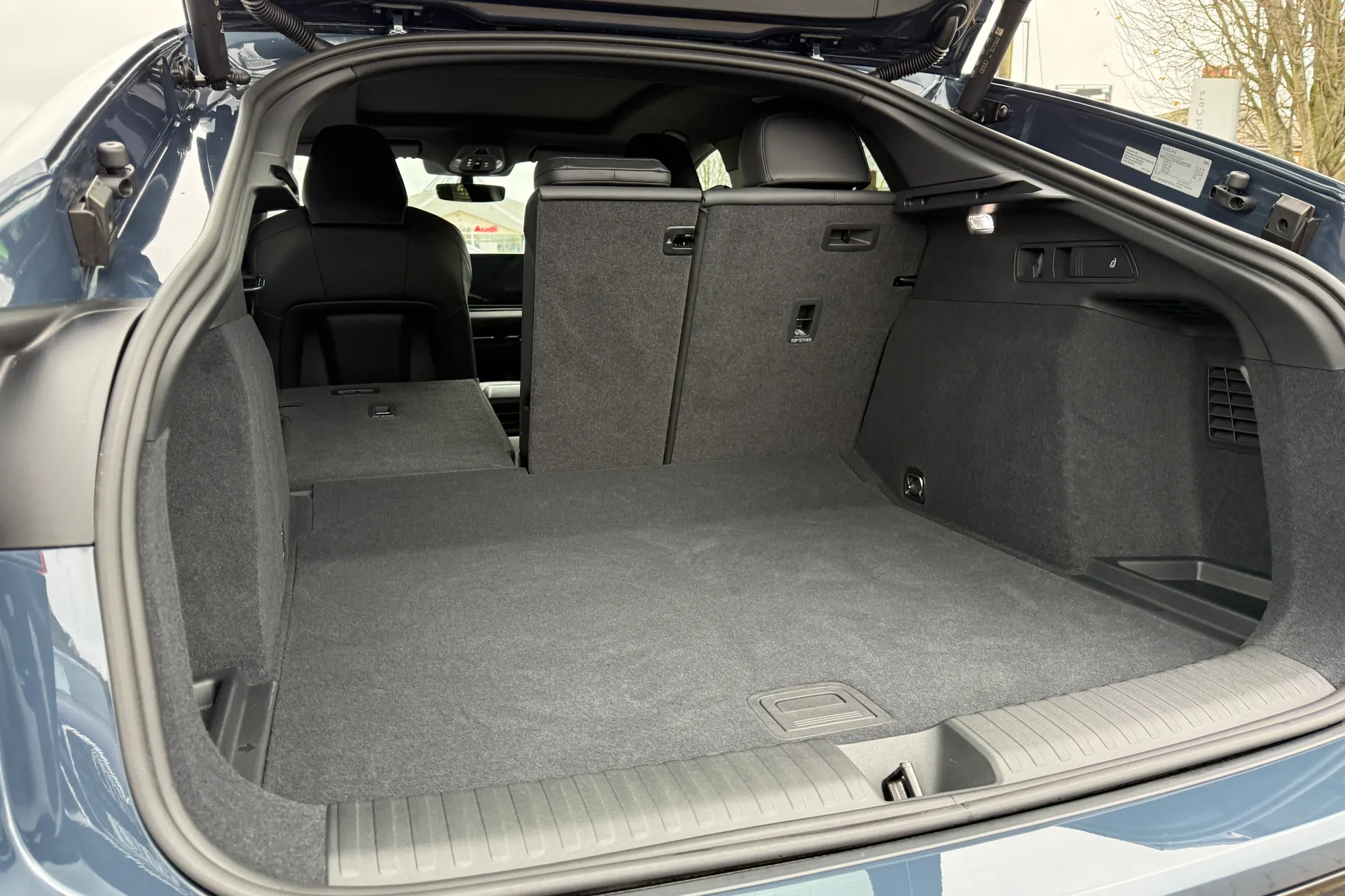 Audi Q6 thumbnail image number 43