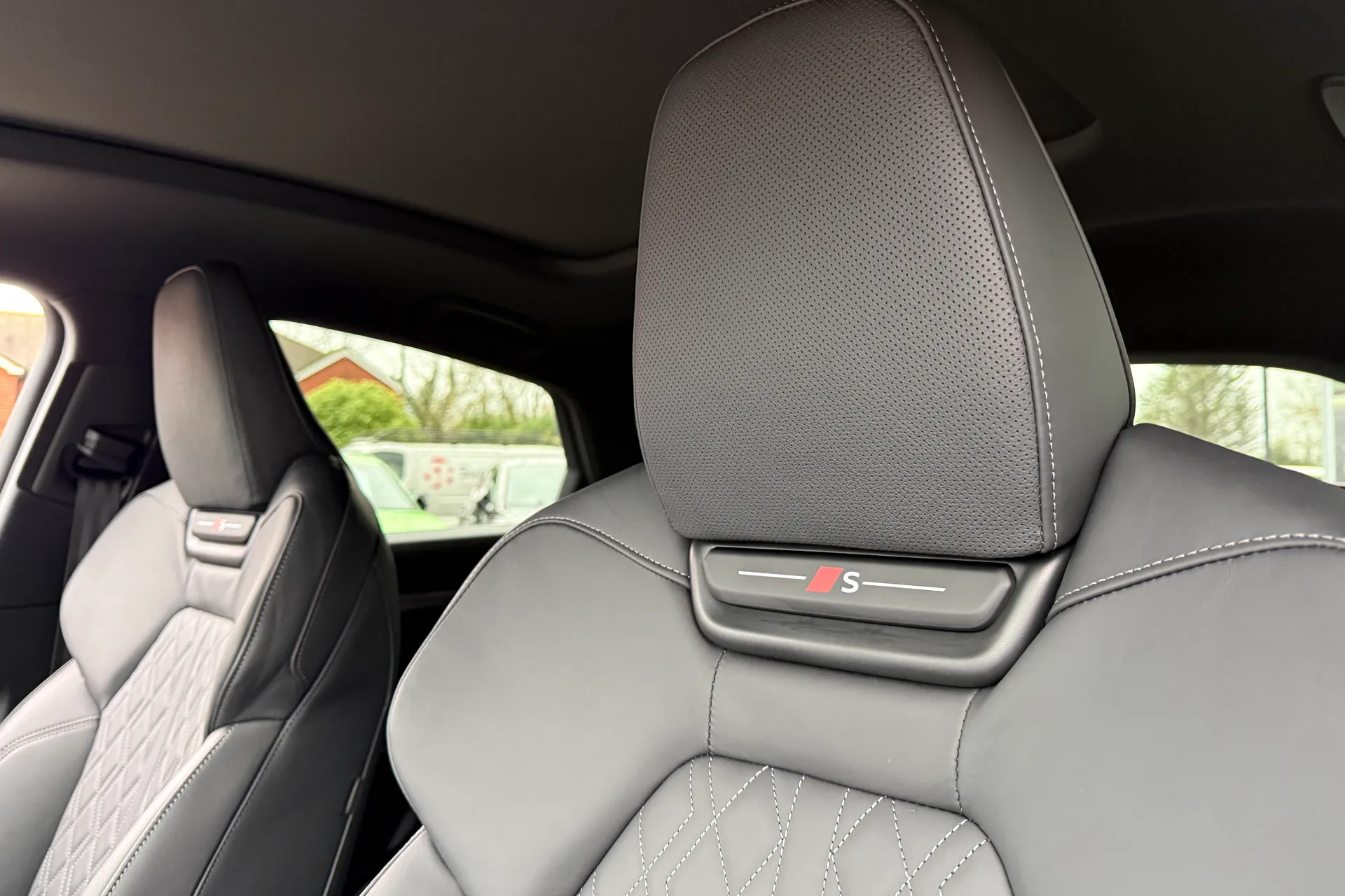 Audi Q6 thumbnail image number 35