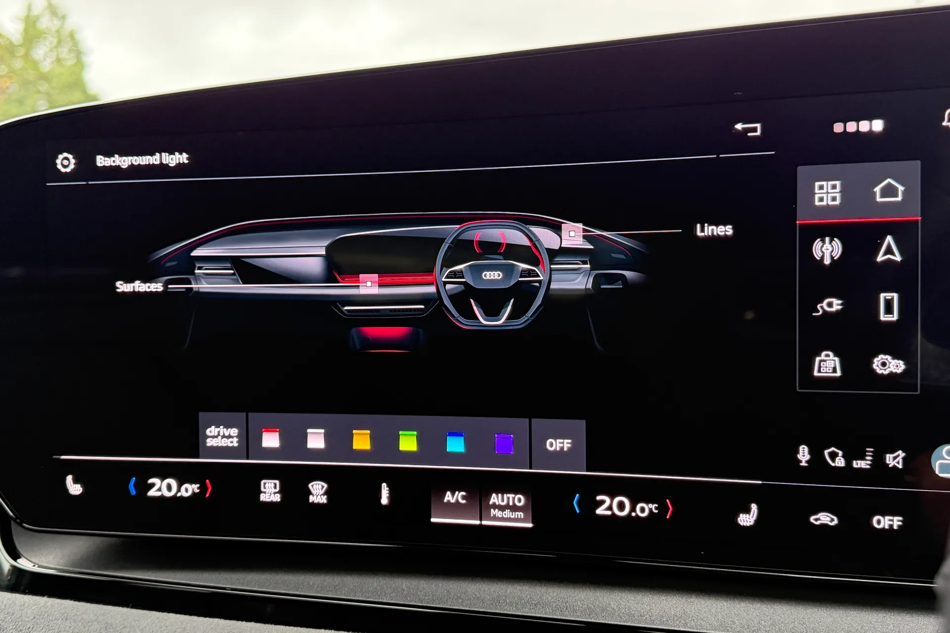 Audi Q6 thumbnail image number 17