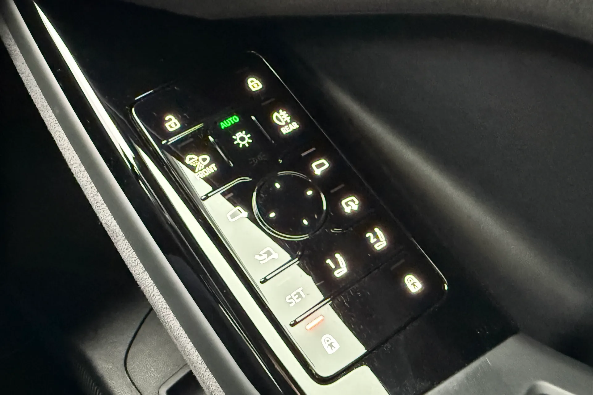 Audi Q6 thumbnail image number 27