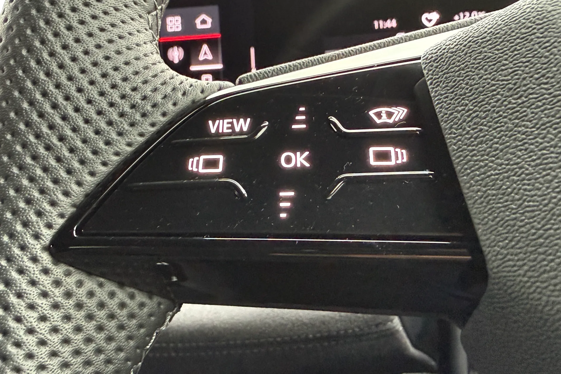 Audi Q6 thumbnail image number 25