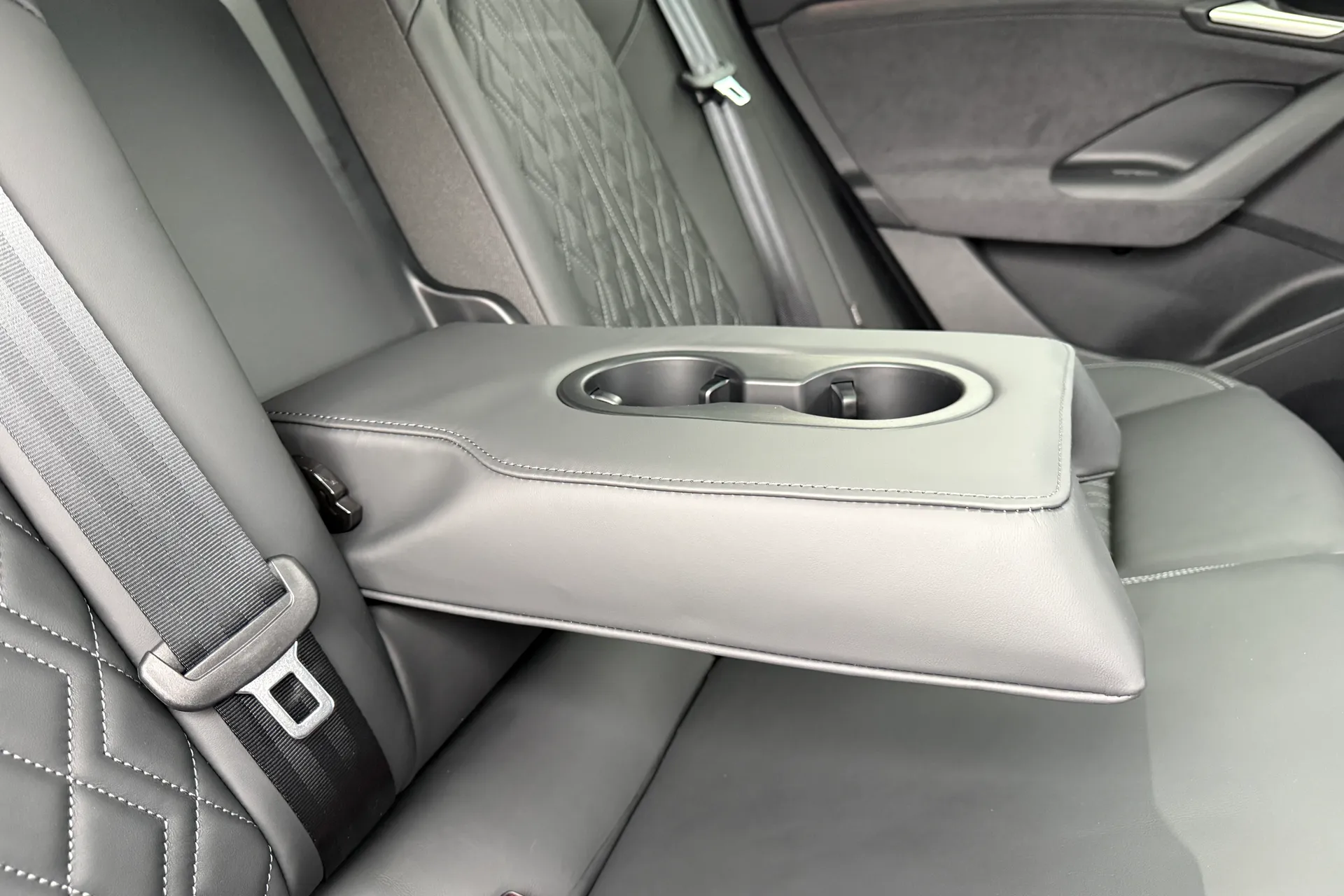 Audi Q6 thumbnail image number 53