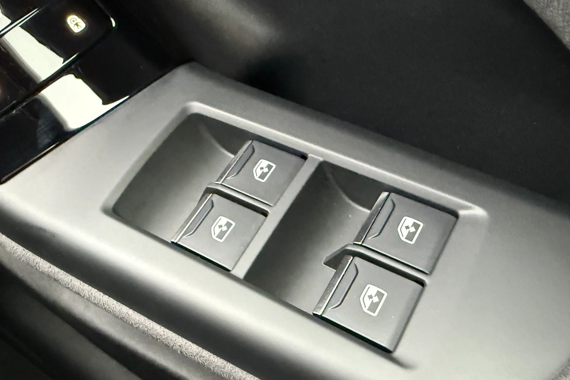 Audi Q6 thumbnail image number 23