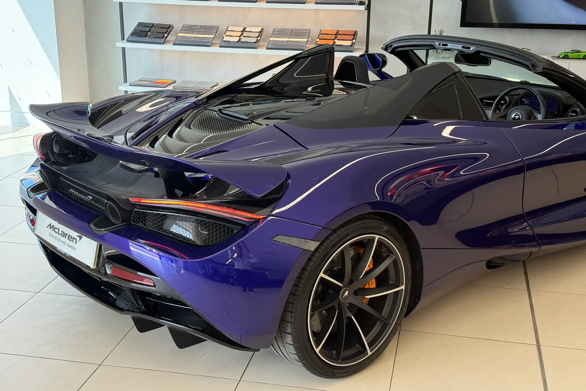 McLaren 720 thumbnail image number 44