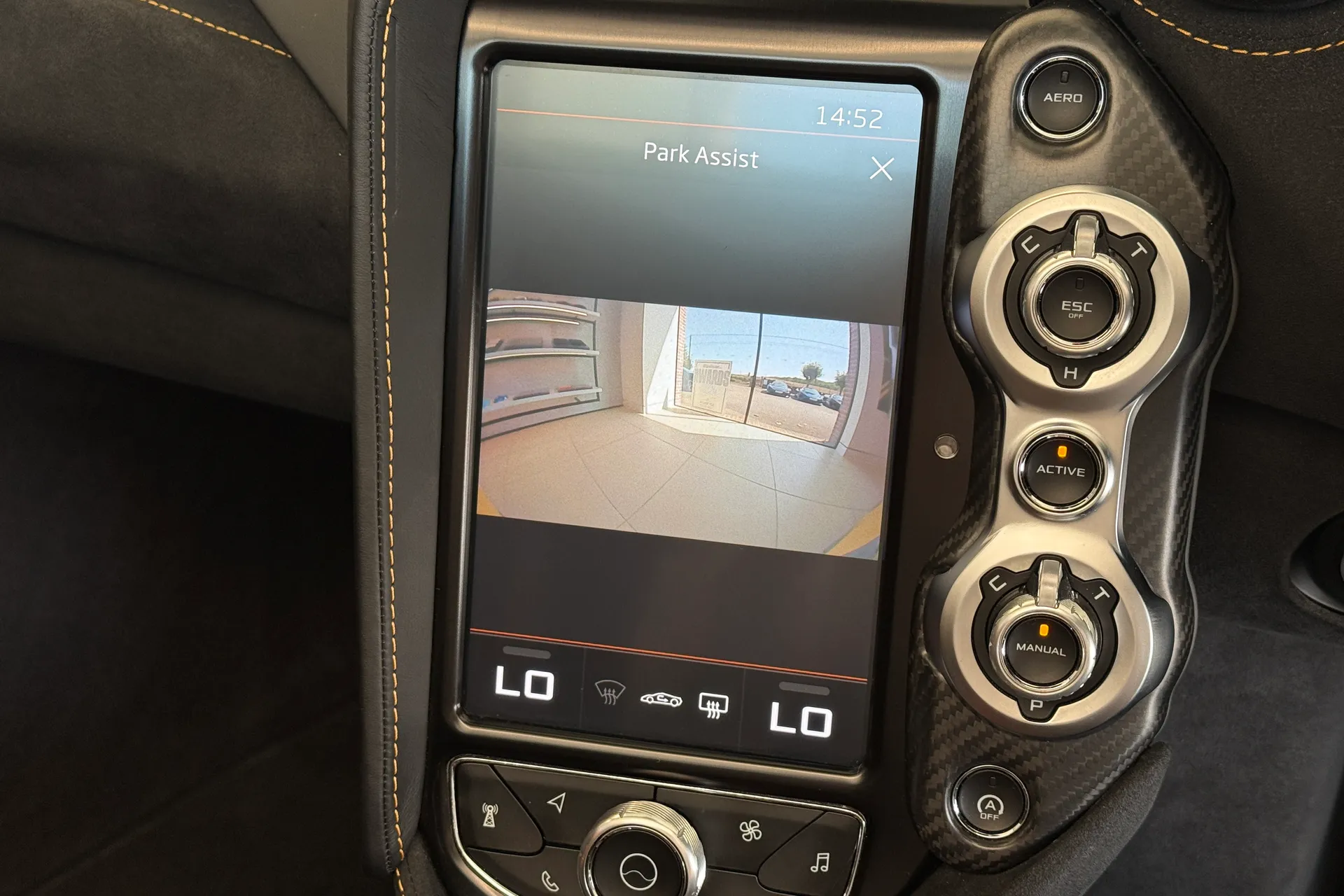 McLaren 720 thumbnail image number 22