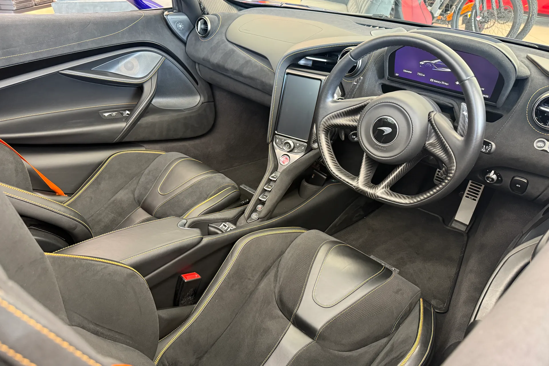 McLaren 720 thumbnail image number 27