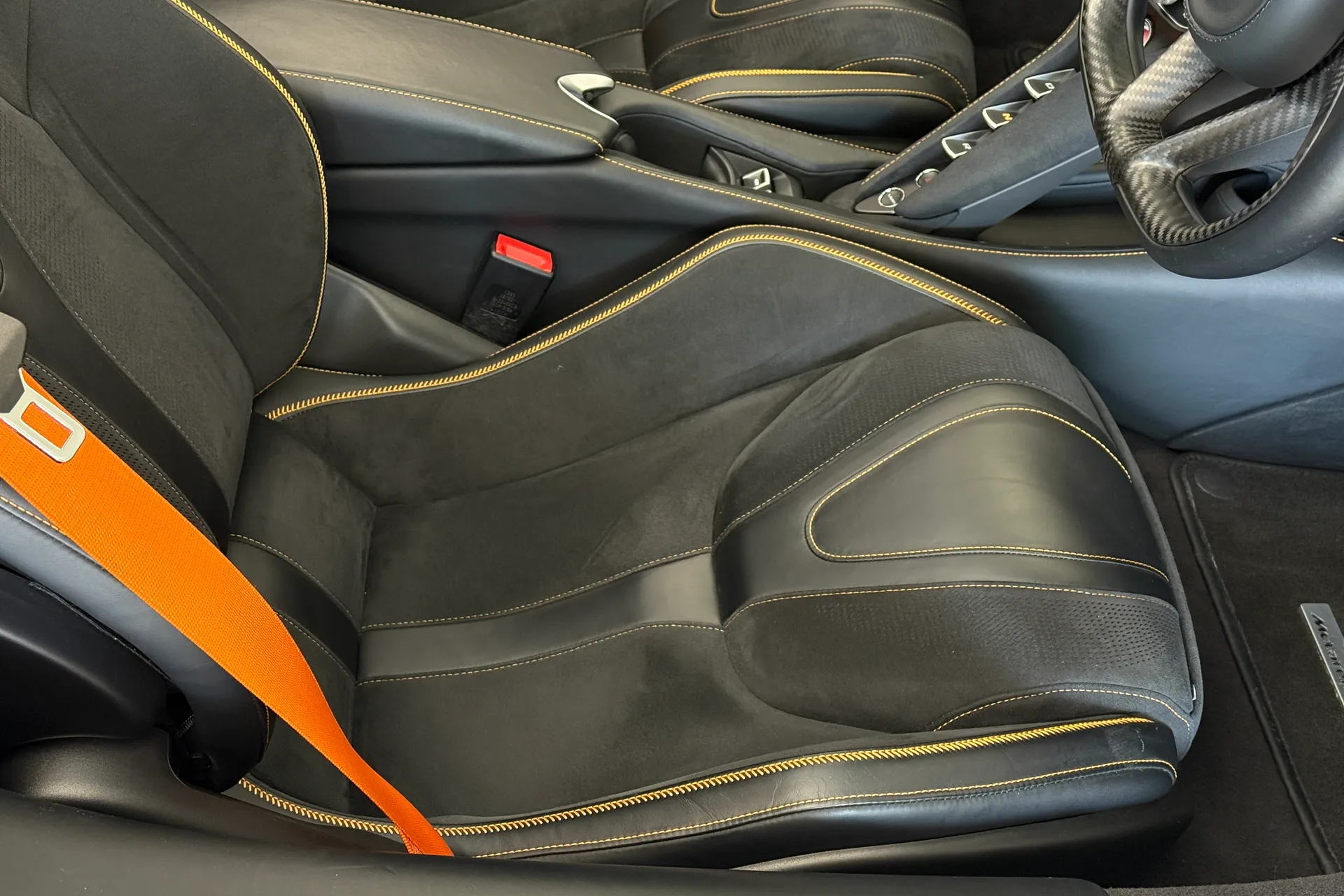 McLaren 720 thumbnail image number 13