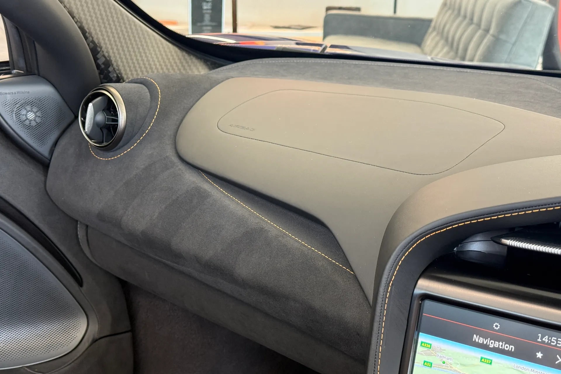 McLaren 720 thumbnail image number 26