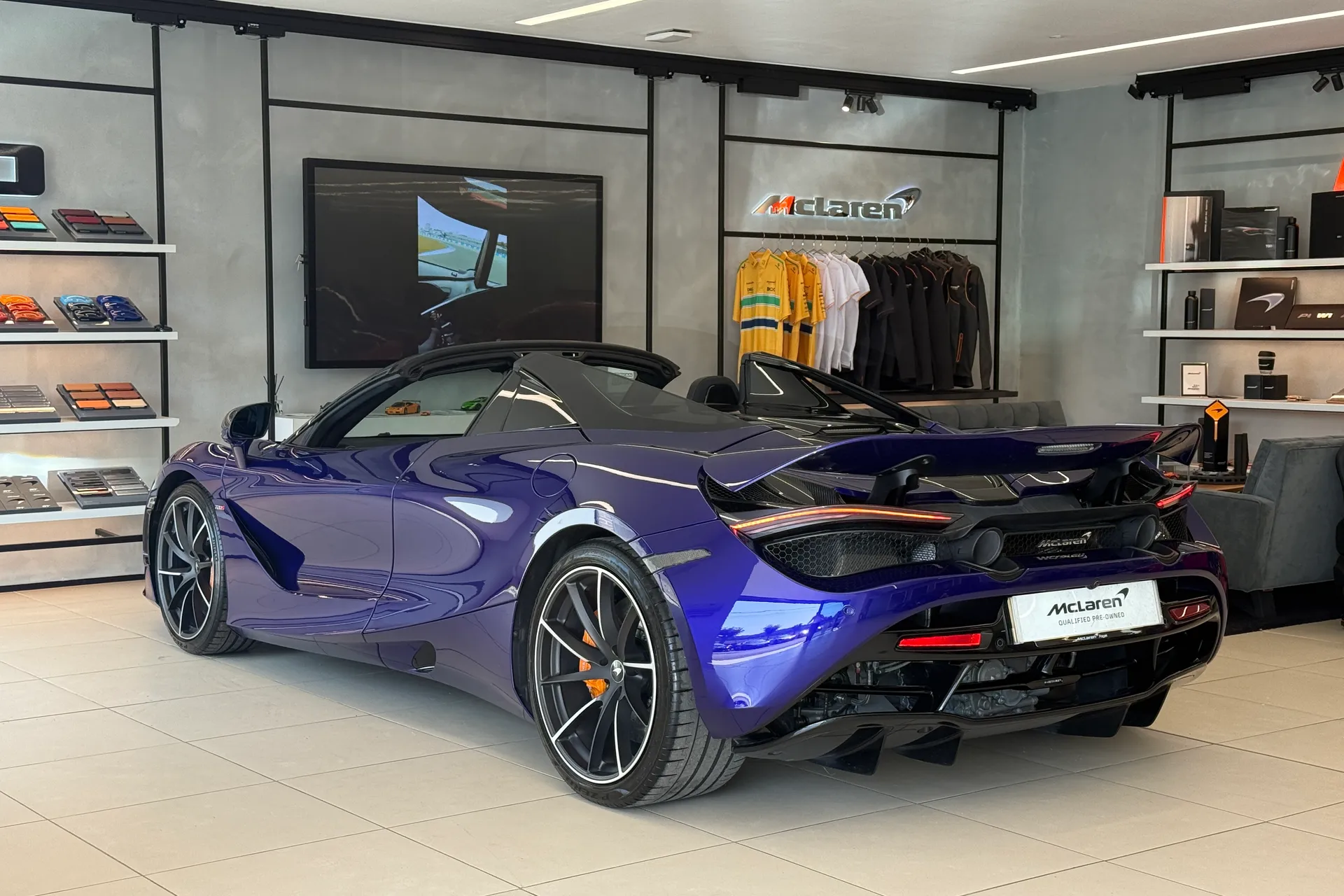 McLaren 720 thumbnail image number 48