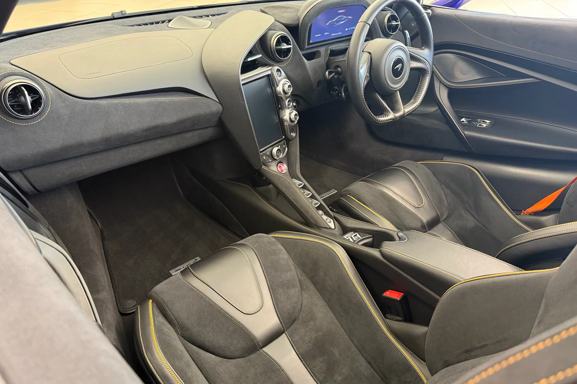 McLaren 720 thumbnail image number 28