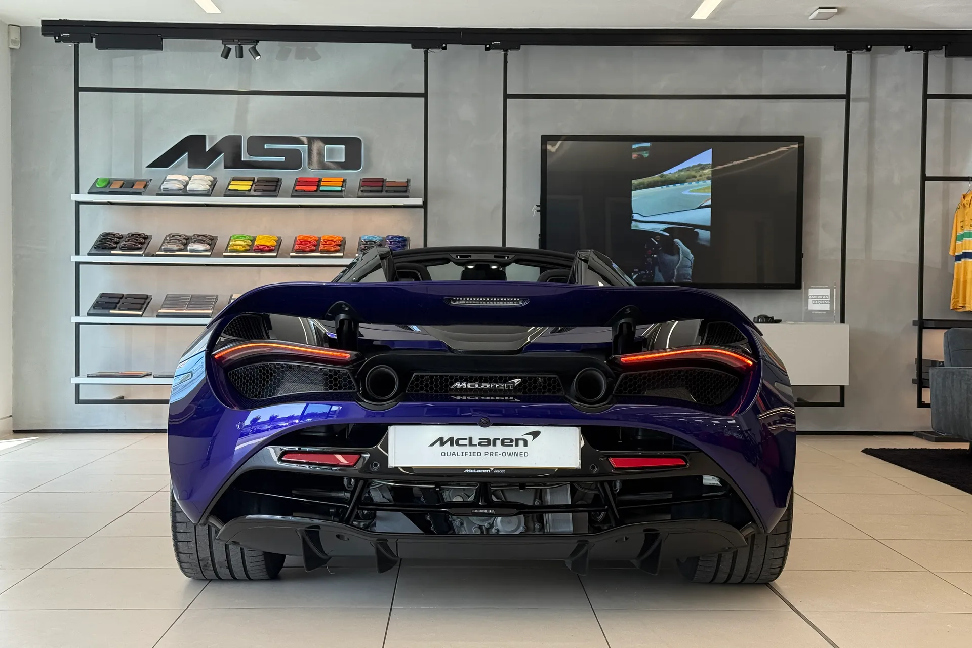 McLaren 720 thumbnail image number 47