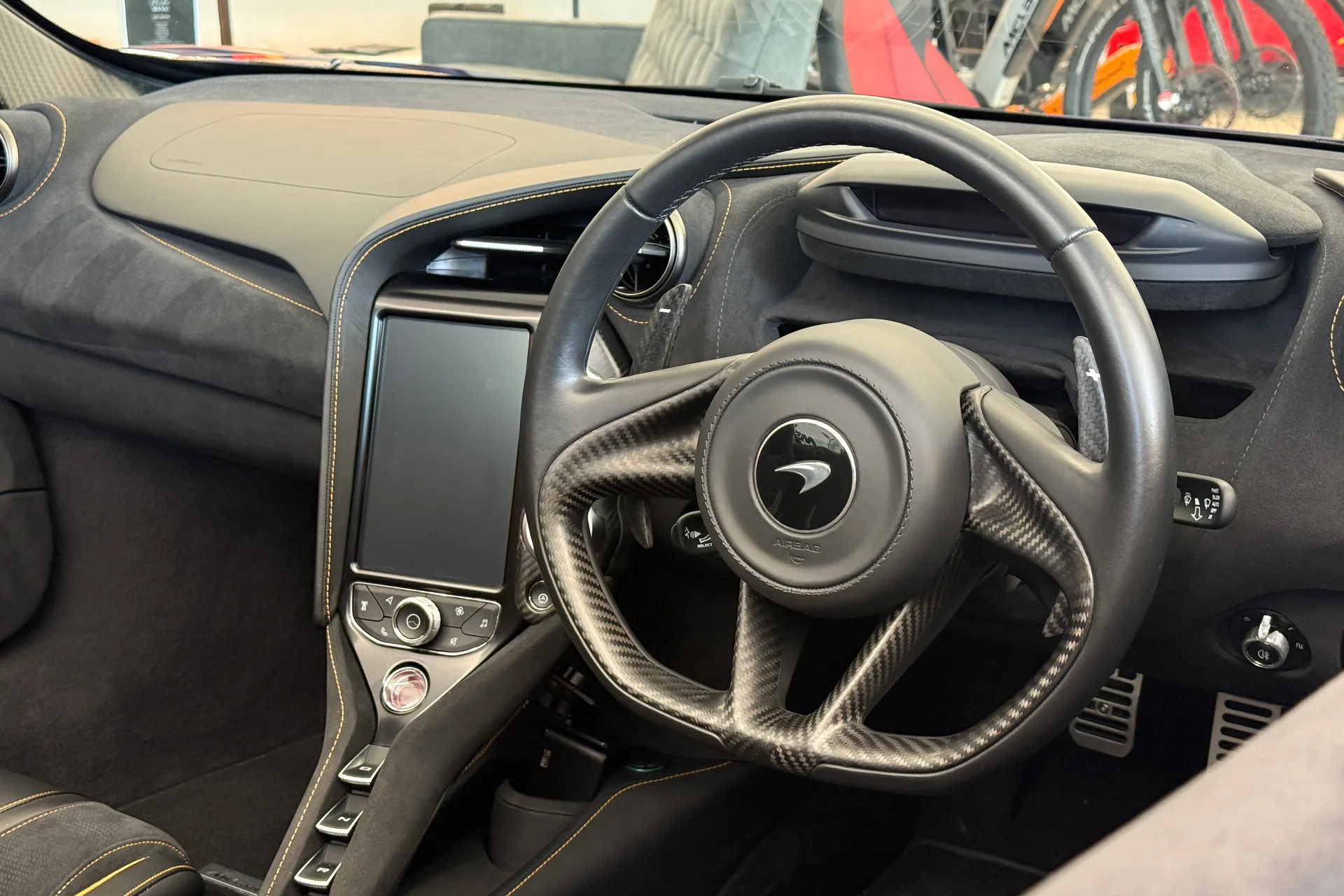 McLaren 720 thumbnail image number 29