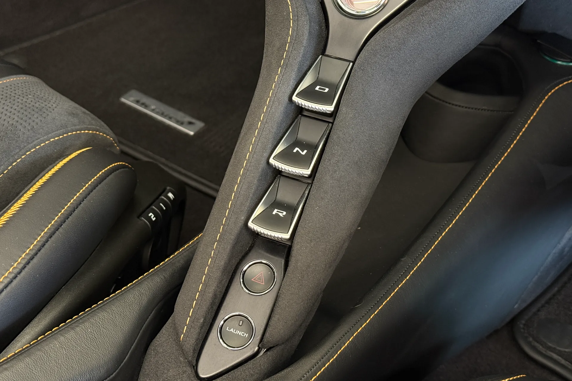 McLaren 720 thumbnail image number 17