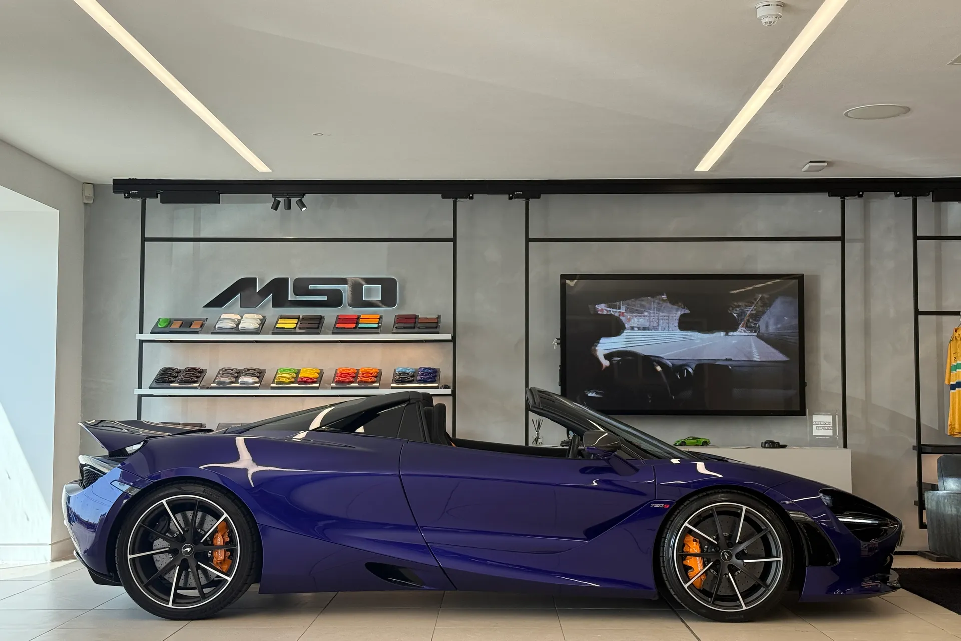 McLaren 720 thumbnail image number 35