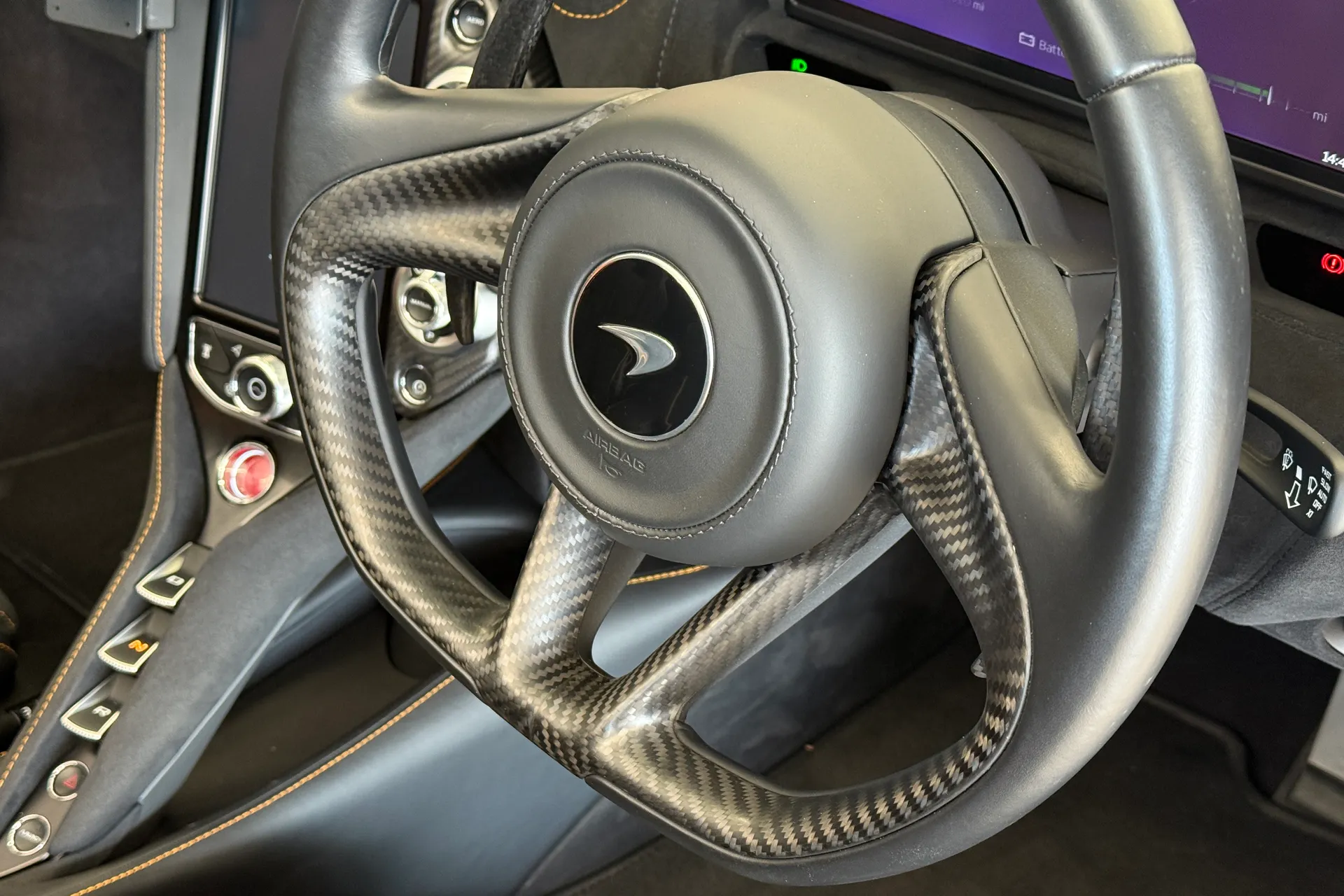 McLaren 720 thumbnail image number 12