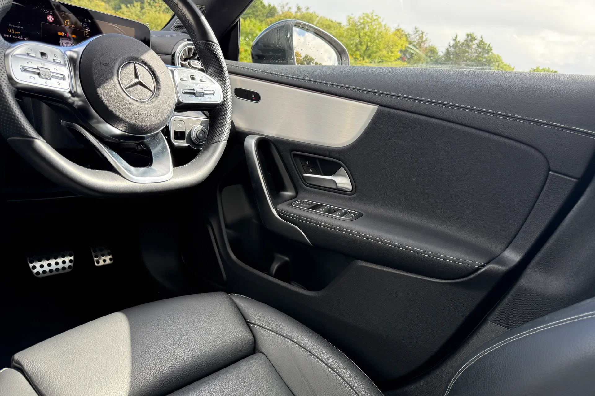 MERCEDES-BENZ CLA thumbnail image number 37