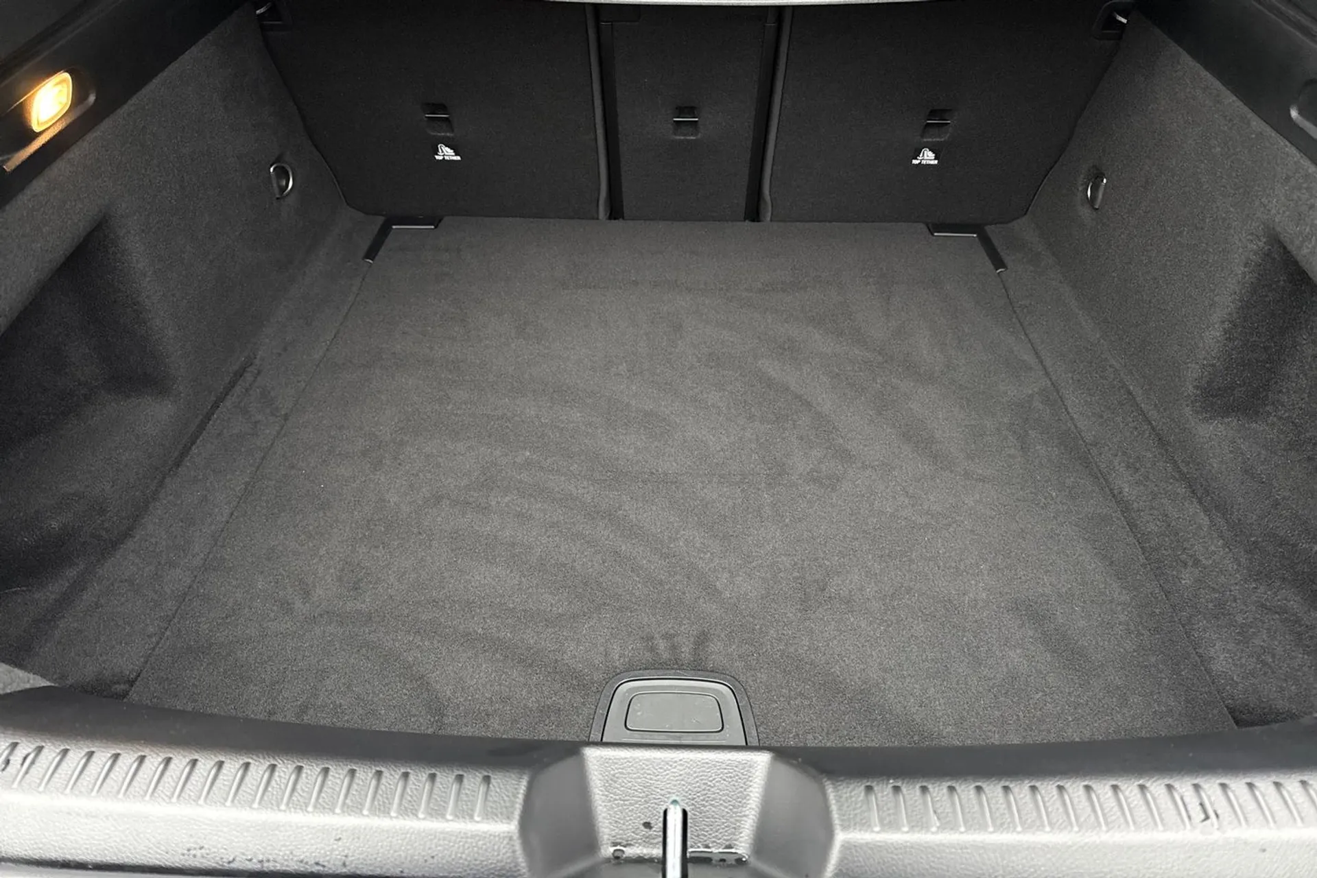 MERCEDES-BENZ CLA thumbnail image number 23