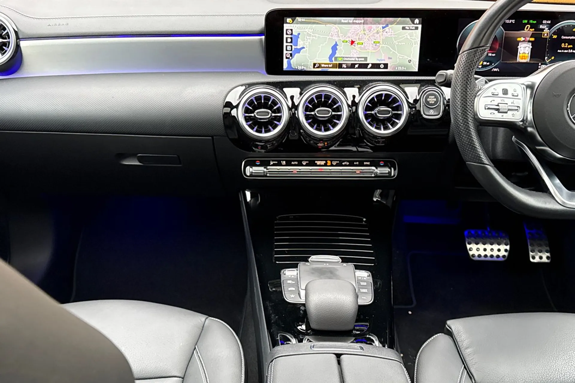 MERCEDES-BENZ CLA thumbnail image number 37