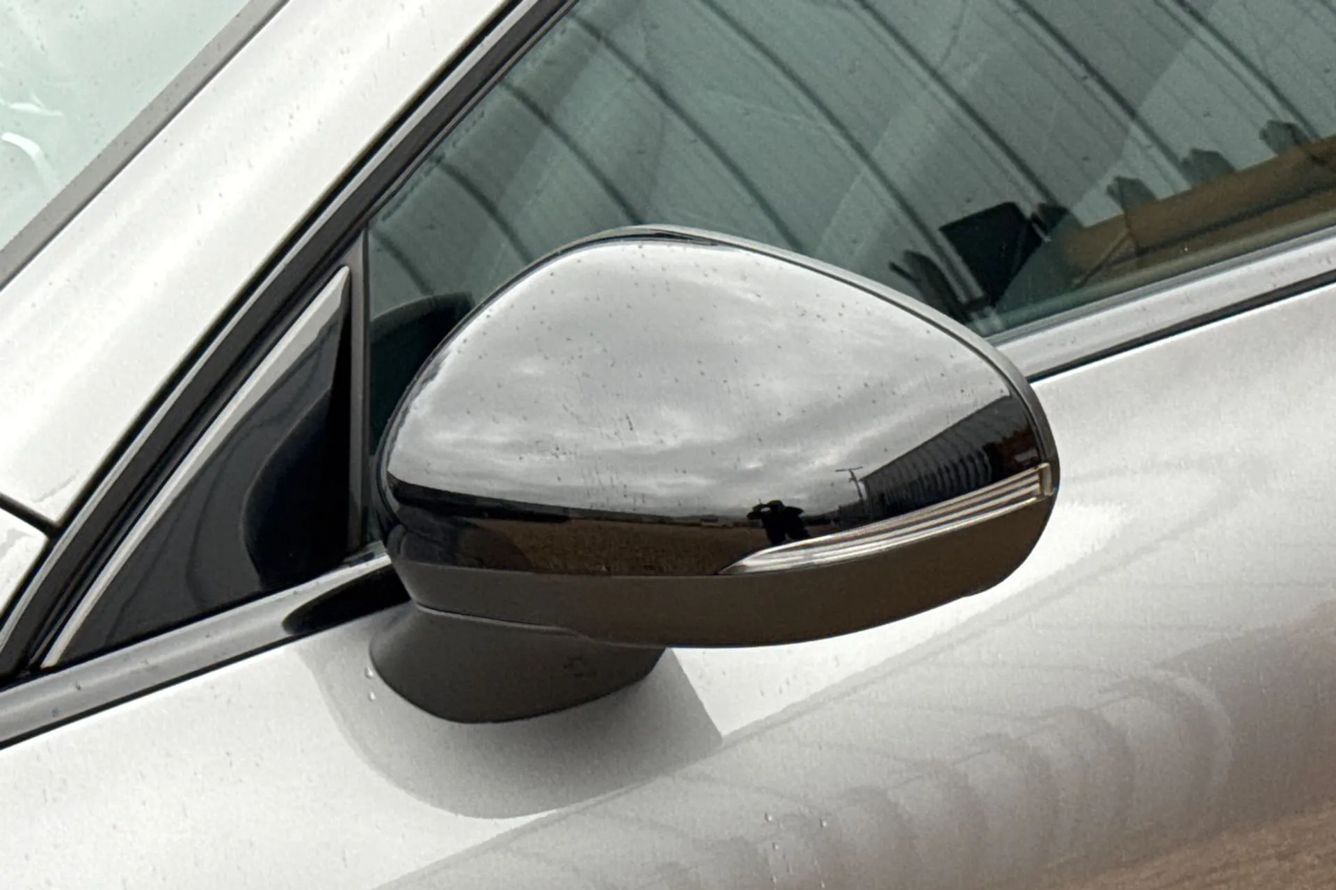 MERCEDES-BENZ CLA thumbnail image number 43