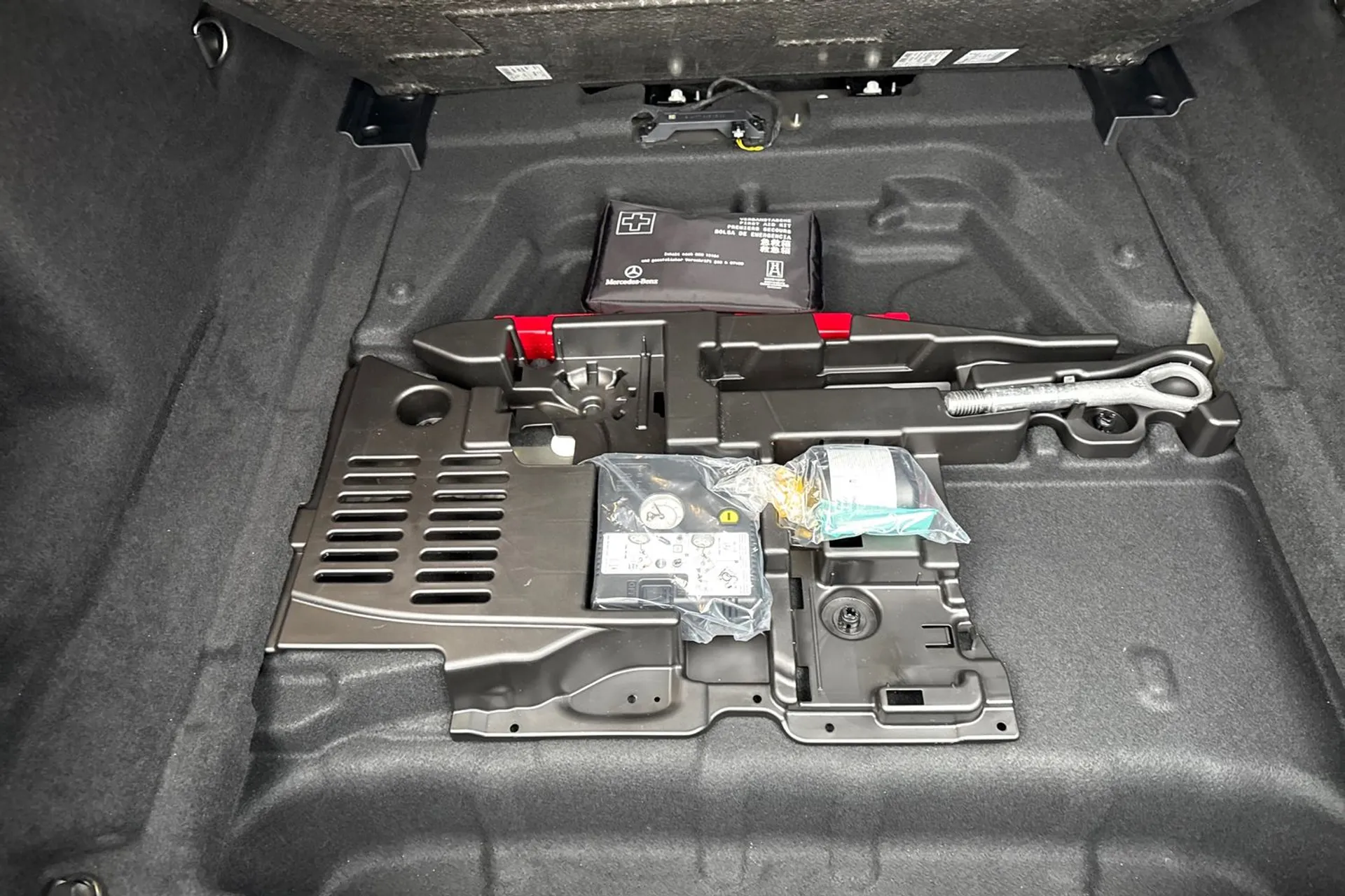 MERCEDES-BENZ CLA thumbnail image number 22