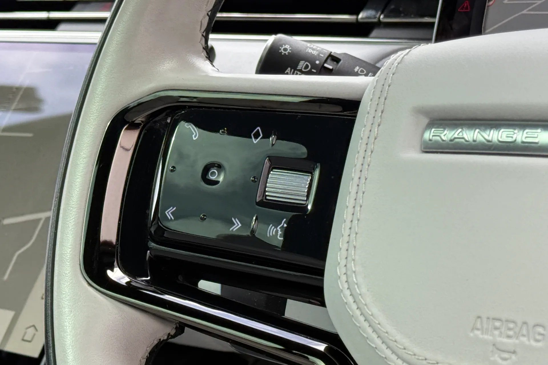 LAND ROVER RANGE ROVER SPORT thumbnail image number 46