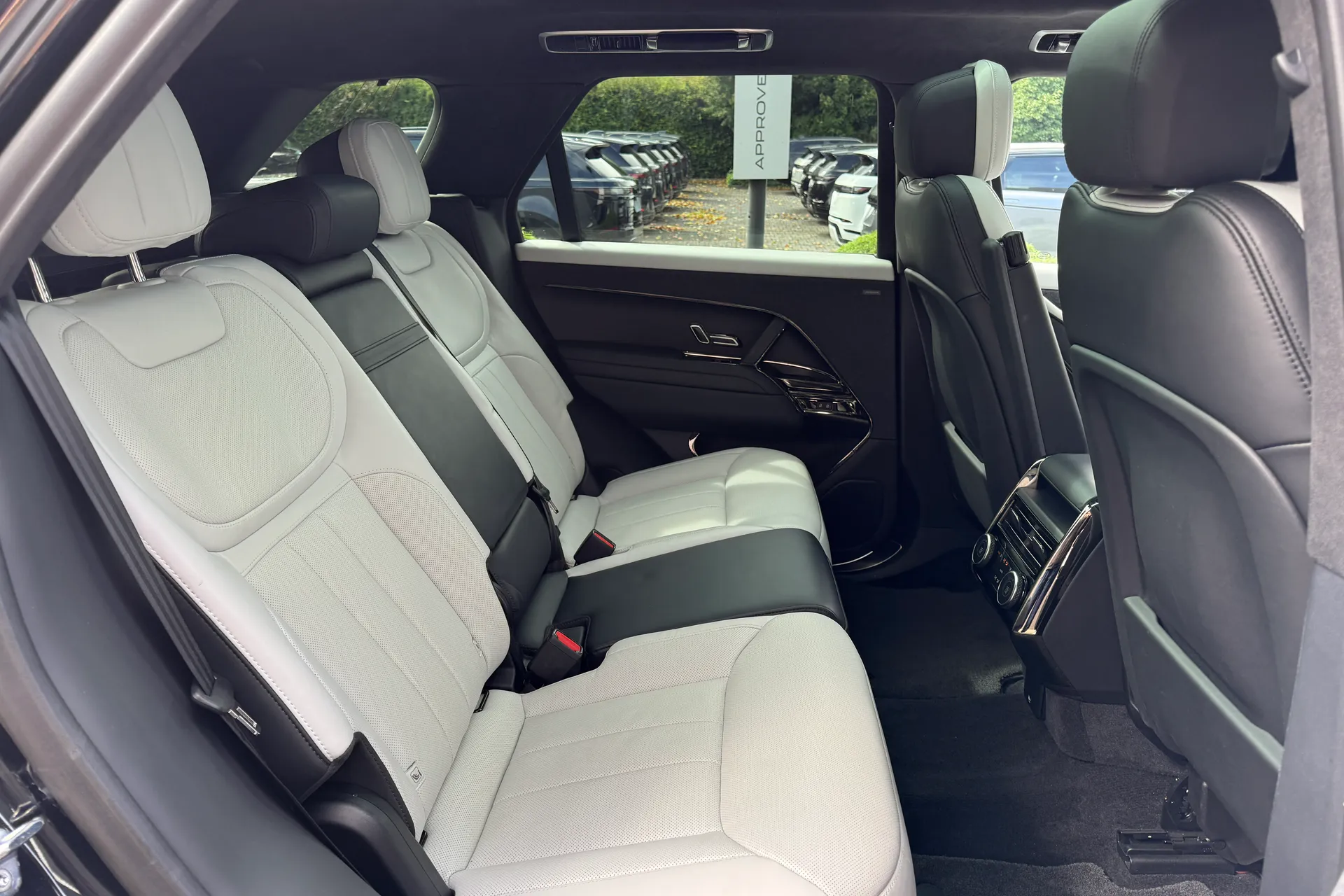 LAND ROVER RANGE ROVER SPORT thumbnail image number 33