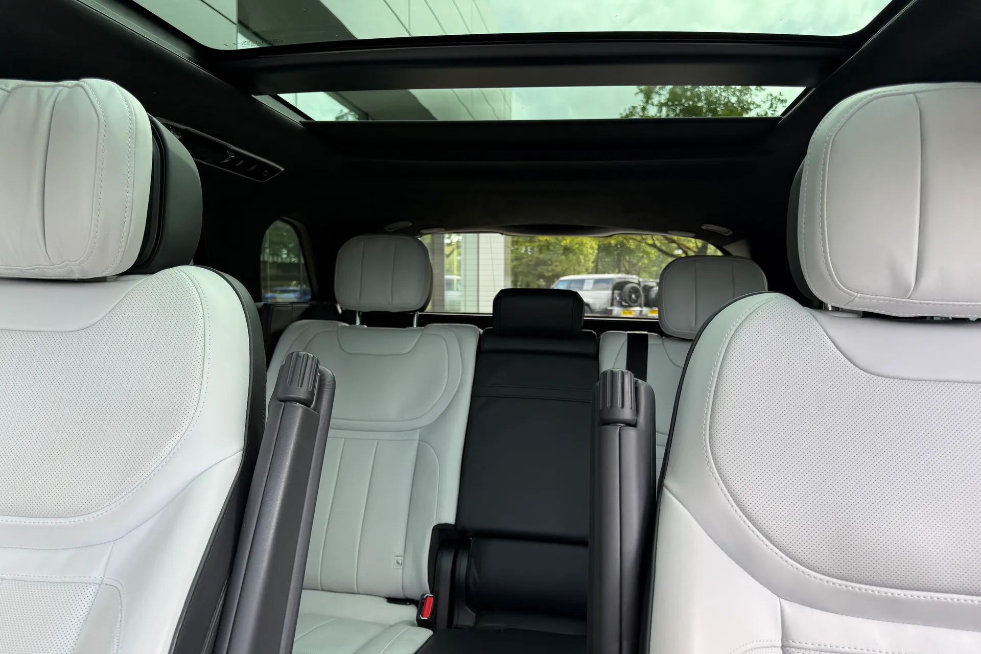 LAND ROVER RANGE ROVER SPORT thumbnail image number 37