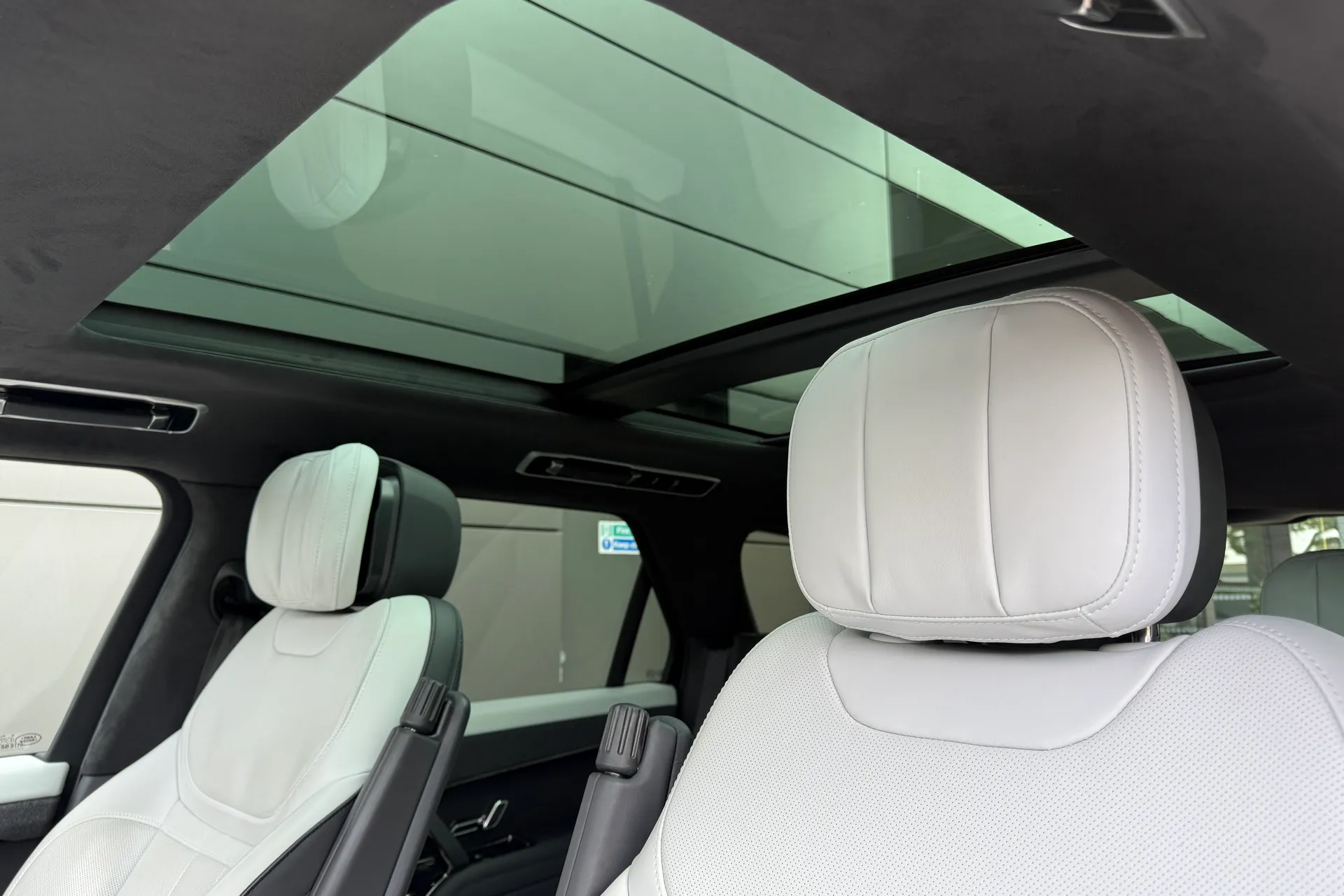 LAND ROVER RANGE ROVER SPORT thumbnail image number 4