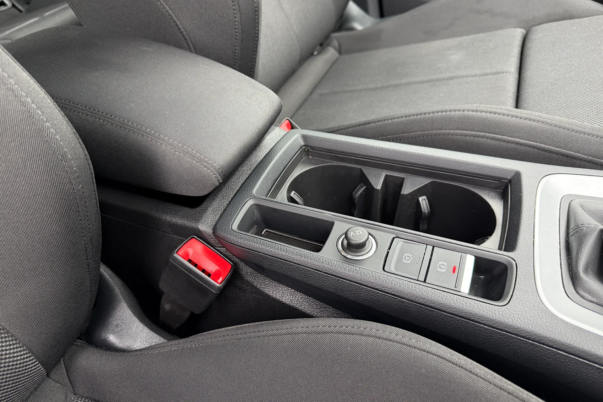 Audi Q3 thumbnail image number 40