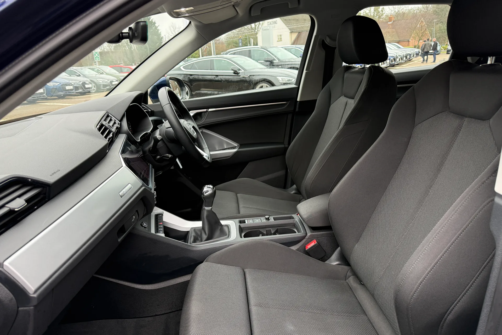 Audi Q3 thumbnail image number 18