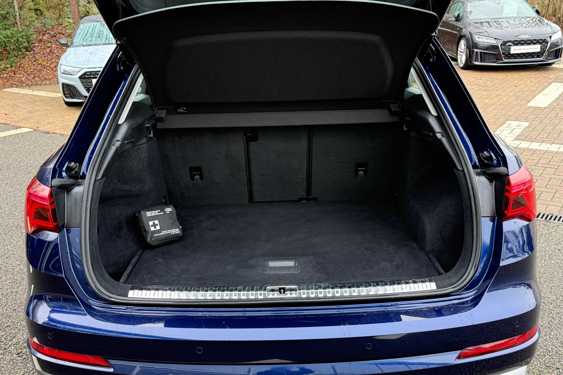 Audi Q3 thumbnail image number 25