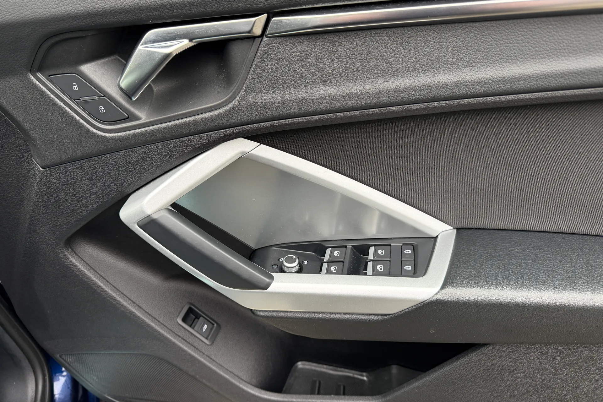 Audi Q3 thumbnail image number 38