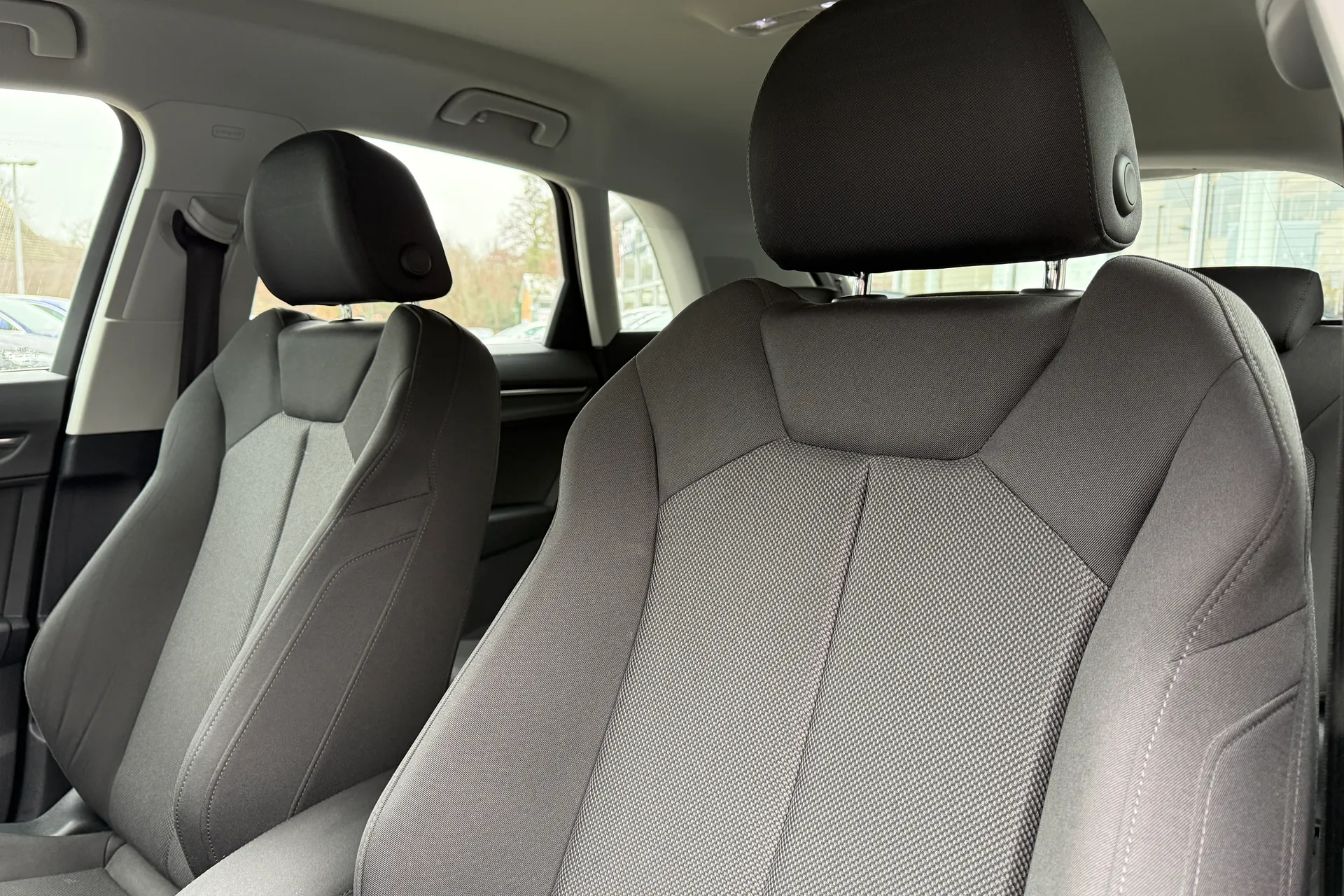 Audi Q3 thumbnail image number 19