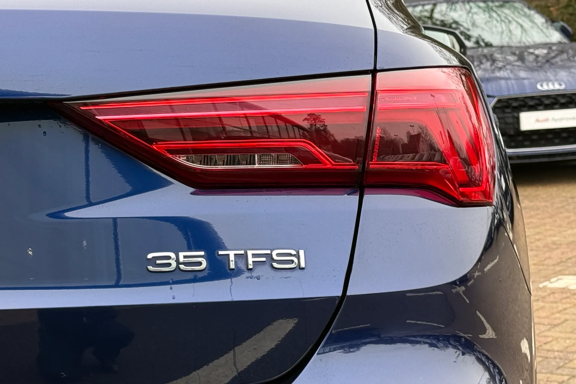 Audi Q3 thumbnail image number 23