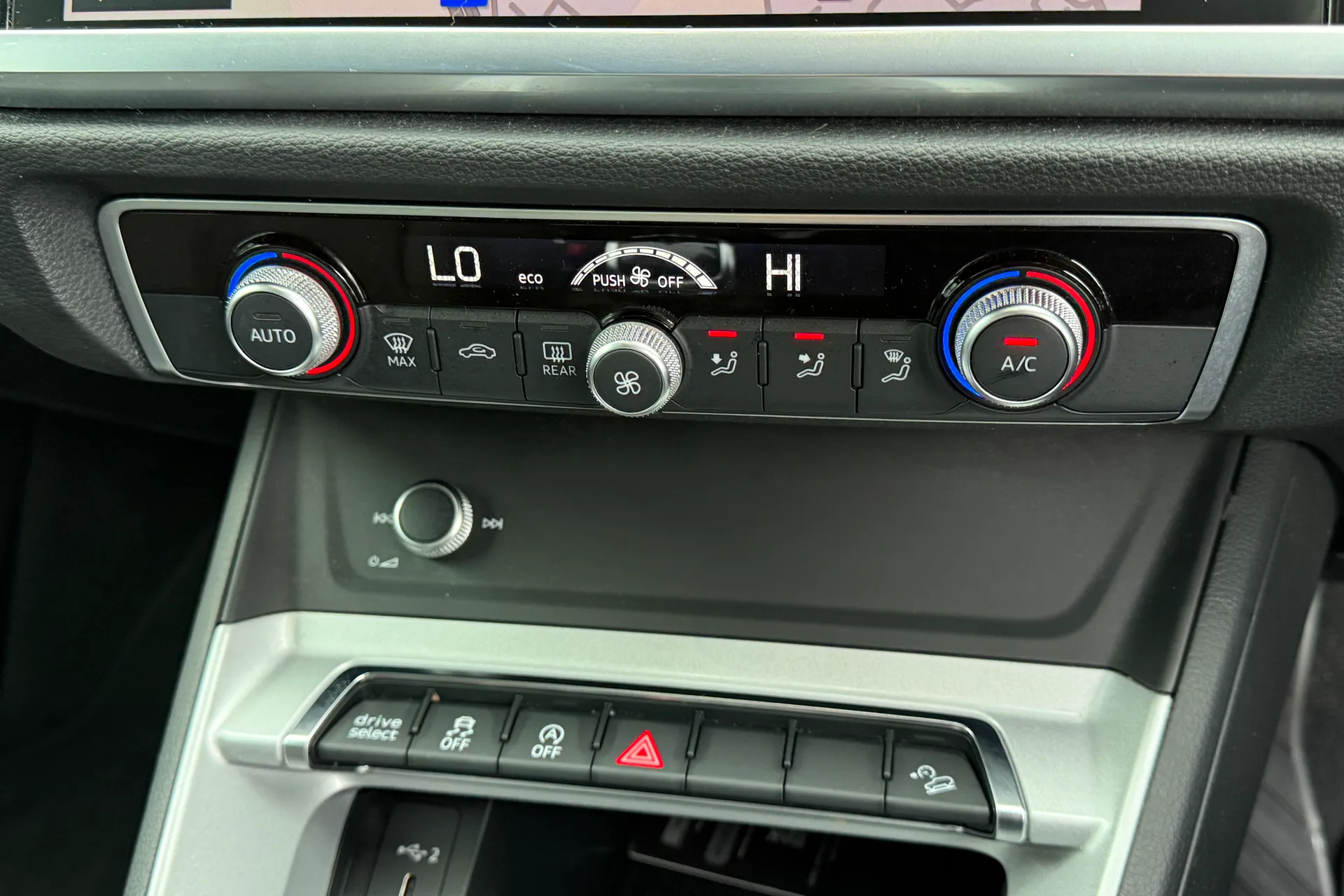 Audi Q3 thumbnail image number 42