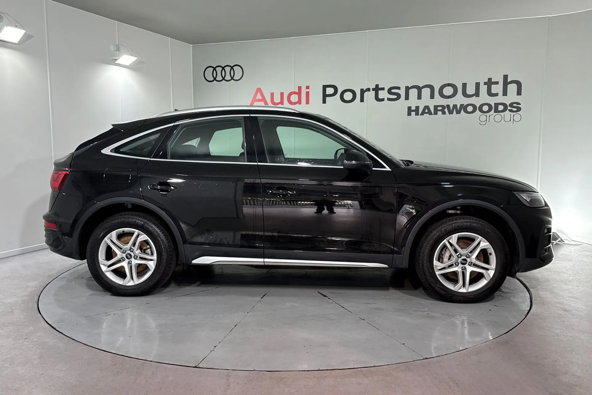 Audi Q5 thumbnail image number 2