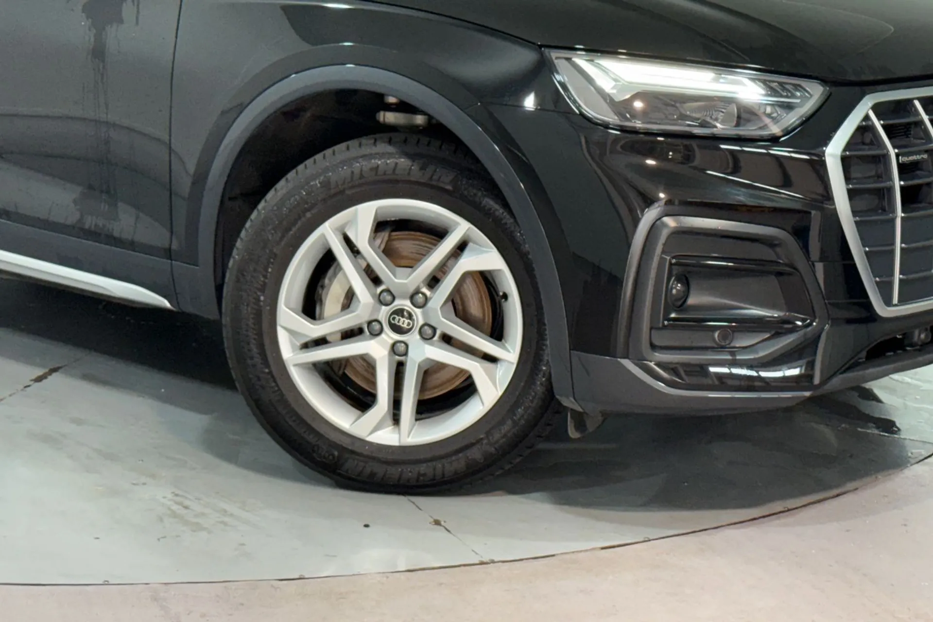 Audi Q5 thumbnail image number 9