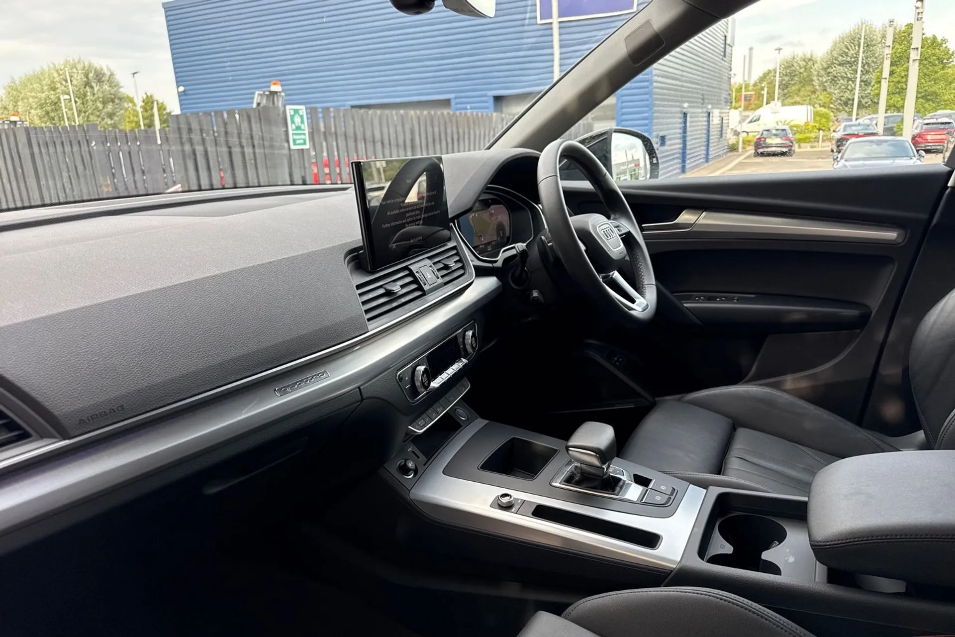 Audi Q5 thumbnail image number 28