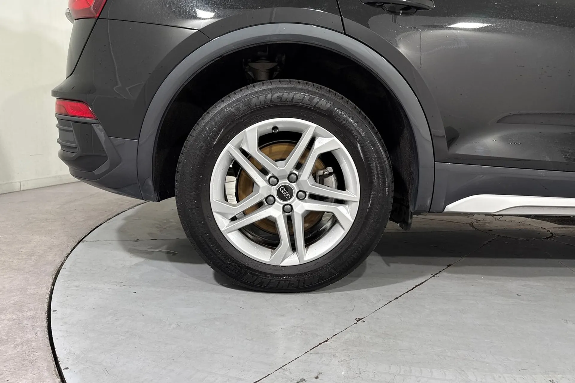 Audi Q5 thumbnail image number 12