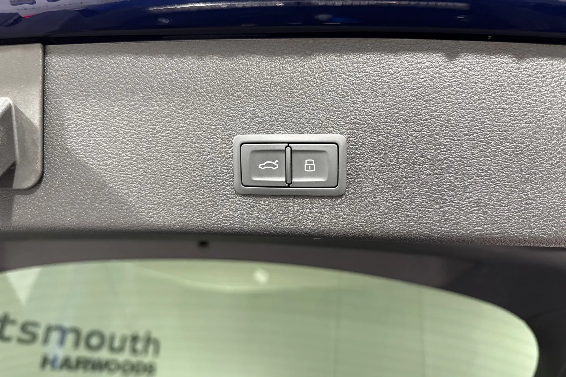 Audi e-tron thumbnail image number 22