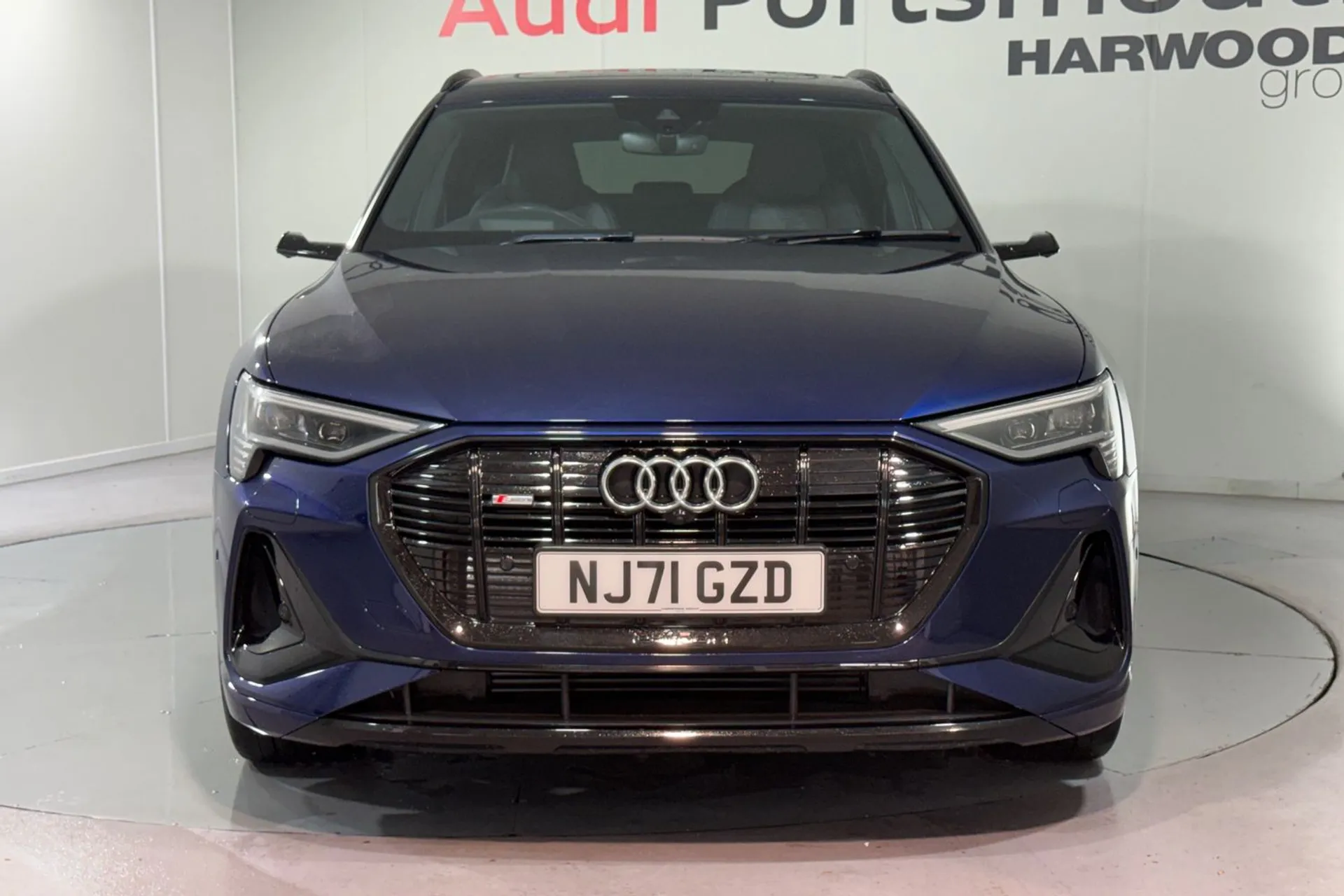 Audi e-tron thumbnail image number 5