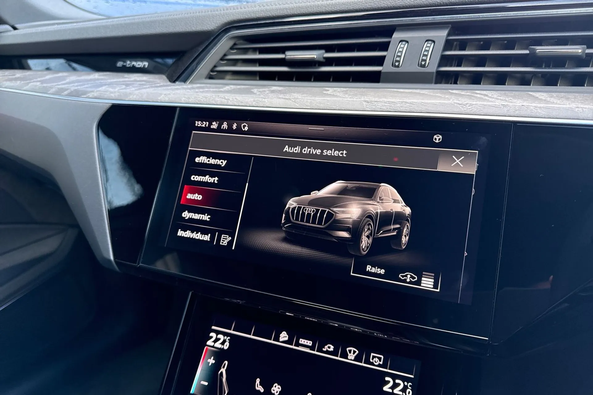 Audi e-tron thumbnail image number 43