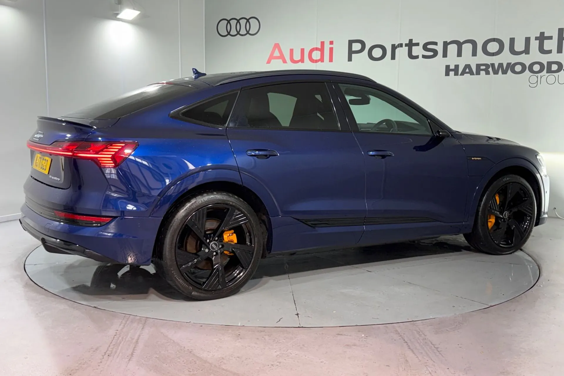 Audi e-tron thumbnail image number 7