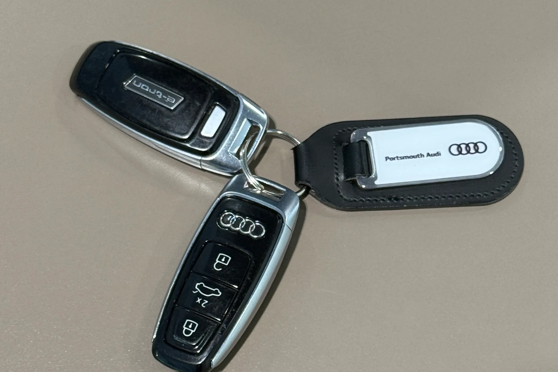 Audi e-tron thumbnail image number 59