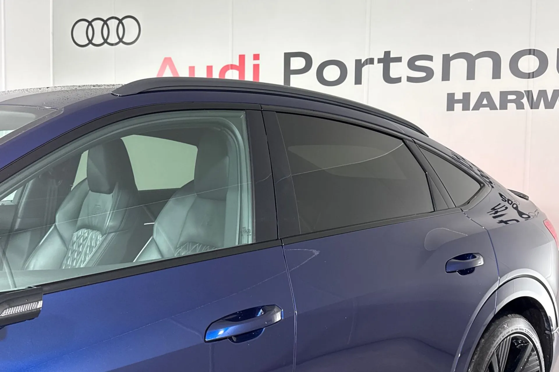 Audi e-tron thumbnail image number 13