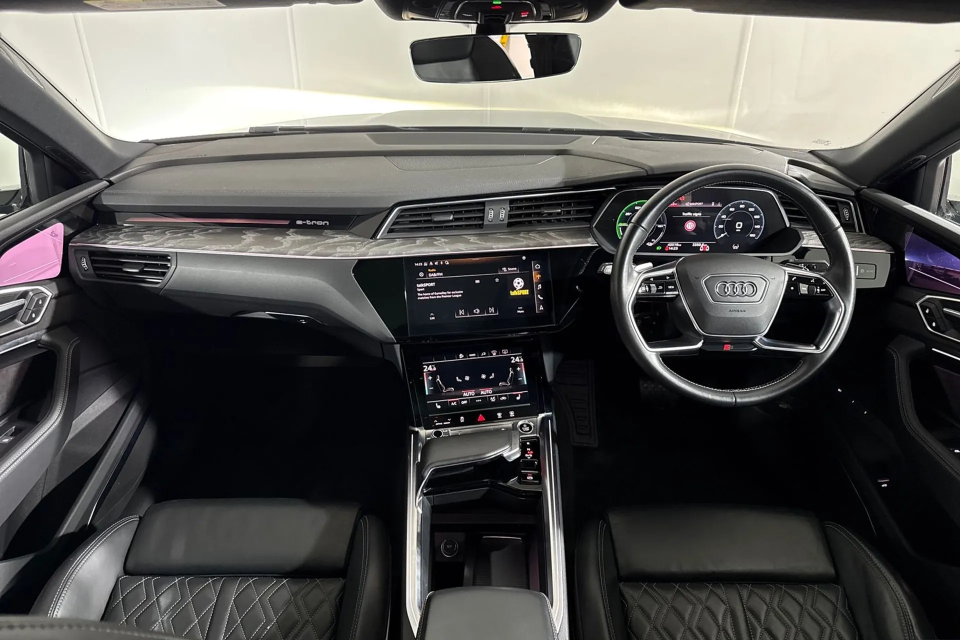 Audi e-tron thumbnail image number 3